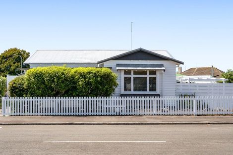 Photo of property in 2 Mcvay Street, Napier South, Napier, 4110