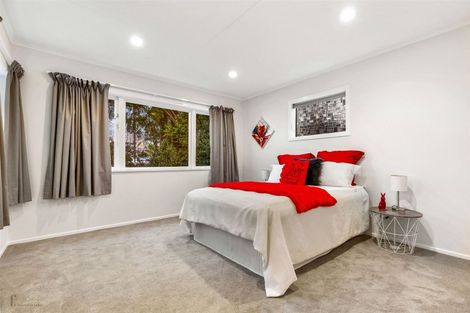 Photo of property in 11 Ranui Station Road, Ranui, Auckland, 0612