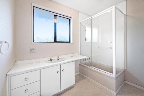 Photo of property in 22 Lake Terrace Road, Burwood, Christchurch, 8061