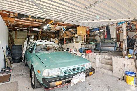 Photo of property in 18 Arosa Place, Forrest Hill, Auckland, 0620