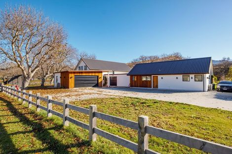 Photo of property in 13&13a Quarry Place, Lake Hayes, Queenstown, 9304