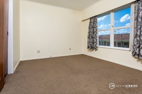 Photo of property in 2/18 Anne Road, Hillcrest, Auckland, 0627