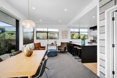 Photo of property in 40d Awanui Street, Merrilands, New Plymouth, 4312