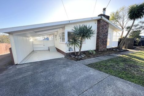 Photo of property in 15 Pleasant Road, Glen Eden, Auckland, 0602
