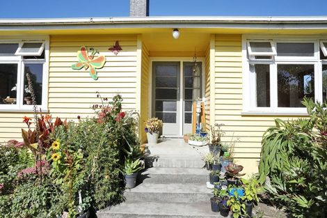 Photo of property in 17 Half Mile Road, Tuatapere, 9620