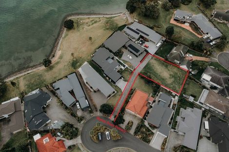 Photo of property in 10 Aarts Place, One Tree Point, 0118