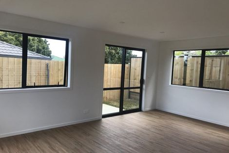 Photo of property in 15 Otaimako Place, Mangere, Auckland, 2022