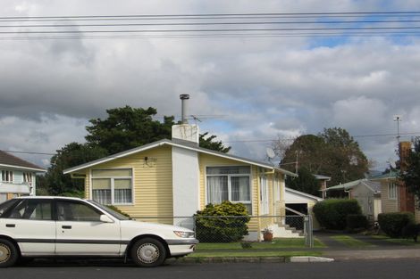 Photo of property in 98 Taikata Road, Te Atatu Peninsula, Auckland, 0610