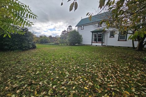 Photo of property in 74 Riverbank Road, Inch Clutha, Kaitangata, 9281