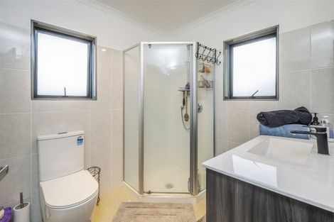 Photo of property in 13 Kokako Rise, Papakura, 2110