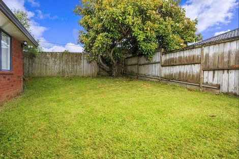 Photo of property in 16 Plumstead Rise, Glen Eden, Auckland, 0602