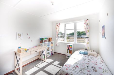 Photo of property in 143 Rangiora Avenue, Roslyn, Palmerston North, 4414