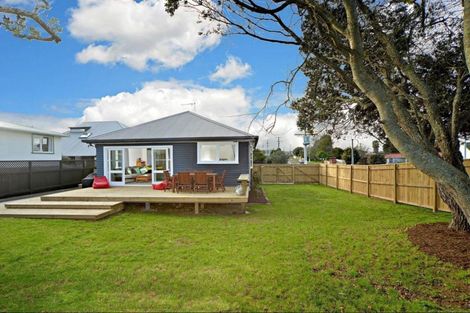 Photo of property in 25 Miro Road, Mangere Bridge, Auckland, 2022