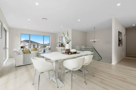 Photo of property in 98 Godfrey Drive, Orewa, 0931