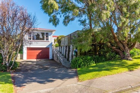 Photo of property in 18 Martin Road, Paraparaumu Beach, Paraparaumu, 5032