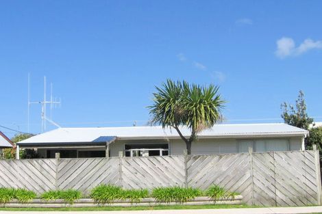 Photo of property in 50 Motiti Road, Papamoa Beach, Papamoa, 3118