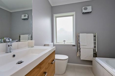 Photo of property in 14 George Yee Place, Taradale, 4112