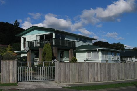 Photo of property in 4 Manurewa Grove, Wainuiomata, Lower Hutt, 5014