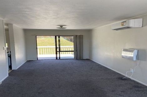 Photo of property in 40 Barbados Drive, Unsworth Heights, Auckland, 0632