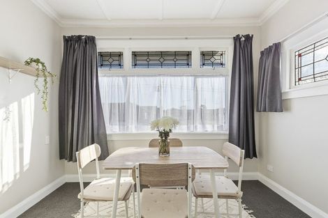 Photo of property in 389 Carrington Street, Upper Vogeltown, New Plymouth, 4310