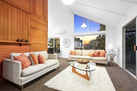 Photo of property in 2/22 Roberts Road, Glenfield, Auckland, 0629