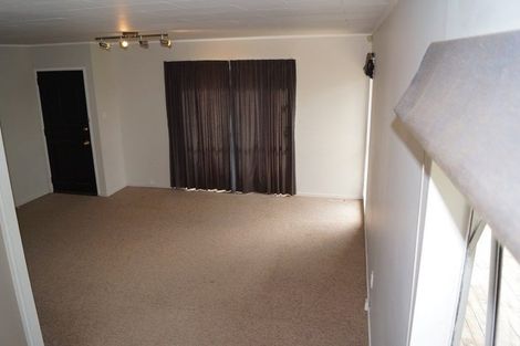 Photo of property in 28 Garton Drive, Massey, Auckland, 0614