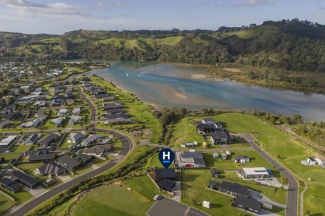 Photo of property in 6 Joyce Harsant Place, Cooks Beach, 3591