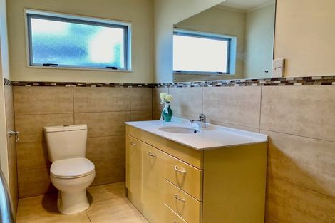 Photo of property in 42 Kokako Rise, Papakura, 2110