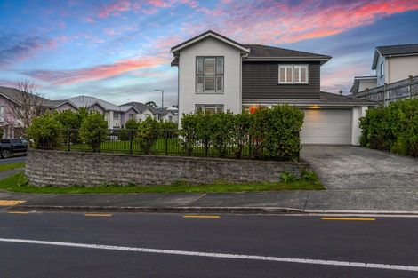 Photo of property in 9 Arthur Rolfe Lane, Swanson, Auckland, 0614