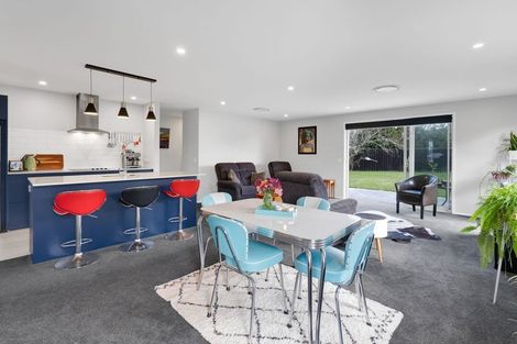 Photo of property in 7 Robbins Crescent, Hawera, 4610