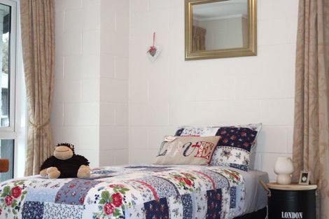 Photo of property in 18 Kauri Road, Waikanae, 5036