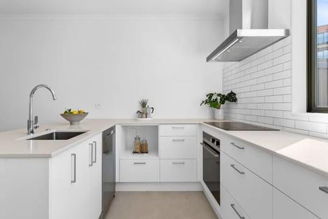 Photo of property in 16 Hema Road, Hobsonville, 0616