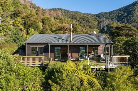 Photo of property in 29 Manuka Drive, Ngakuta Bay, Picton, 7281