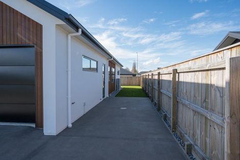 Photo of property in 1 Greenway Crescent, Hope, 7020