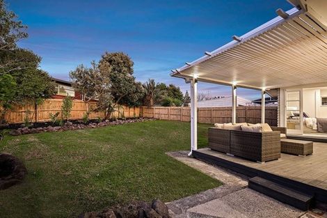 Photo of property in 7 Karamu Street, Te Atatu Peninsula, Auckland, 0610