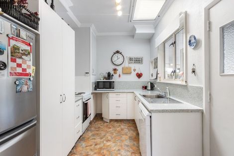 Photo of property in 99 Avondale Road, Greenmeadows, Napier, 4112