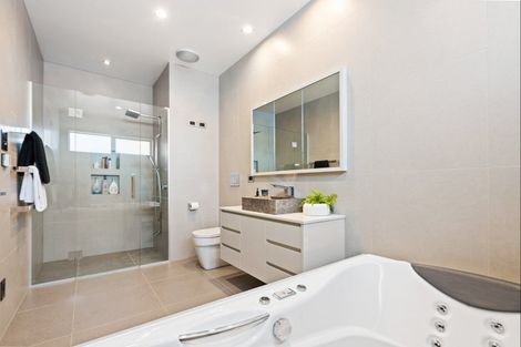 Photo of property in 24 Manhattan Rise, Orewa, 0931