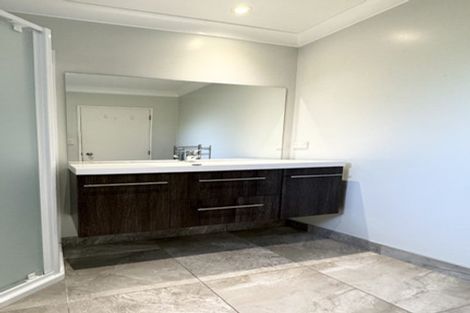 Photo of property in 21a Madison Place, Forrest Hill, Auckland, 0620
