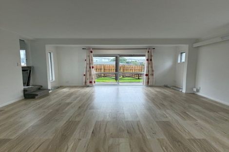 Photo of property in 34 Titoki Street, Te Atatu Peninsula, Auckland, 0610