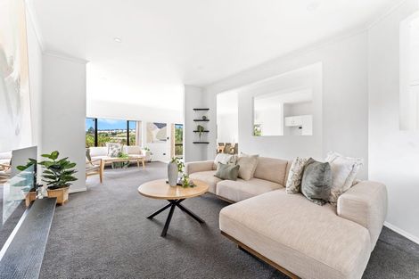 Photo of property in 42 Parkwood Crescent, Gulf Harbour, Whangaparaoa, 0930