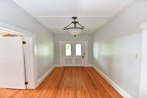 Photo of property in 2 St James Avenue, Helensville, 0800