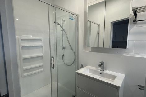 Photo of property in 2/1 Angle Street, Picton, 7220