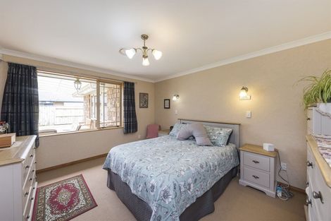 Photo of property in 11 Brookside Close, Highbury, Palmerston North, 4412