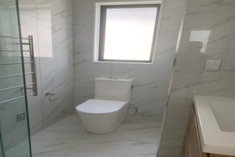 Photo of property in 28 Parahau Road, Papakura, 2110