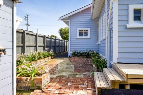 Photo of property in 195 South Road, Hawera, 4610