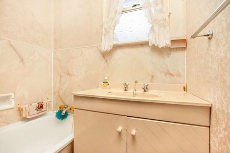 Photo of property in 35 Glenorchy Street, Glen Eden, Auckland, 0602