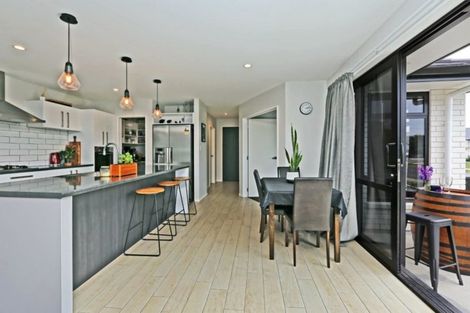 Photo of property in 1 Mckay Close, Frimley, Hastings, 4120