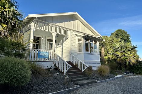 Photo of property in 35 Shakespeare Road, Bluff Hill, Napier, 4110