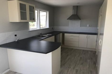 Photo of property in 61 Gloria Avenue, Te Atatu Peninsula, Auckland, 0610