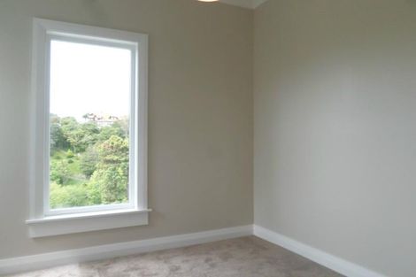 Photo of property in 40 Garden Road, Northland, Wellington, 6012